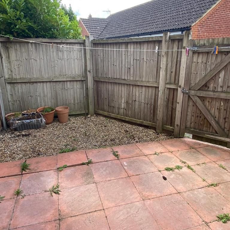 2 bedroom end of terrace house to rent - Photo 1