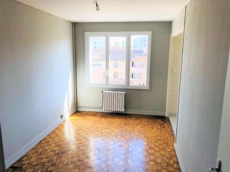 Location Appartement 3 pièces 53m² MACON 71000 - Photo 5