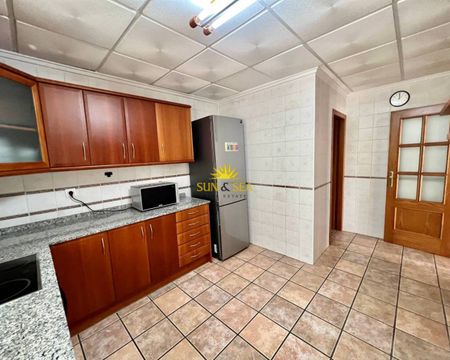 FOR RENT VILLA WITH 6 BEDROOMS, HUGE PLOT WITH PRIVATE SWIMMING POOL IN TORREVIEJA - ALICANTE - Photo 5