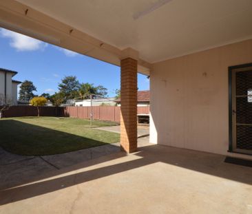 Well Presented Family Home!! - Photo 4