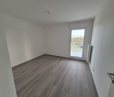 Location Appartement 3 pièces 65m² ARQUES 62510 - Photo 3