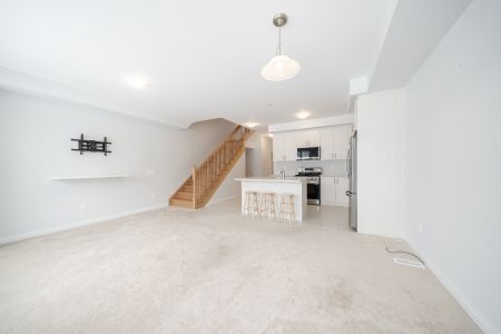 For Lease - 124 Corley Street, Kawartha Lakes, Ontario - Photo 2