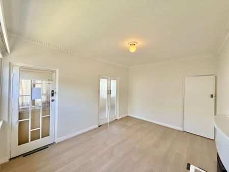 1/127 Tudor Street, Hamilton - Photo 2