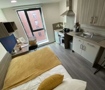 Studio Silver - Photo 6