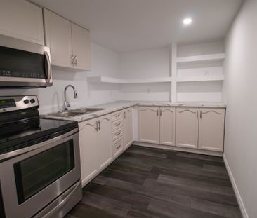 All Inclusive 2 Bedroom lower unit In Niagara Falls! - Photo 3