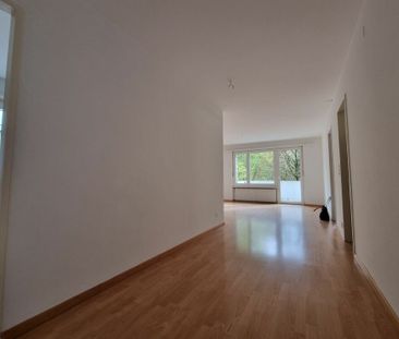 Teilsanierte 3-Zimmerwohnung in Péry zu vermieten - Photo 2