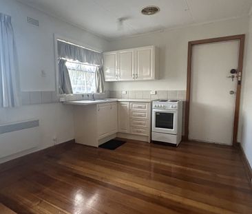 Available Now – Cozy One-Bedroom Unit in Prime Location - Photo 2