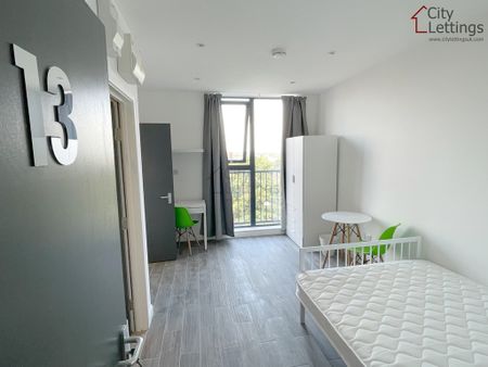 1 Bedroom Studio - Photo 2