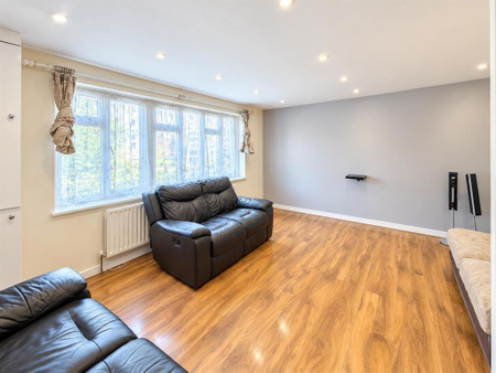 3 bedroom apartment to rent - Photo 2