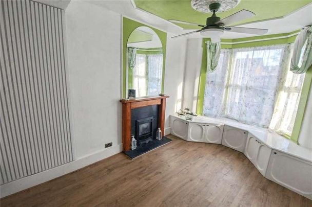 Falcon Street, London, E13 - Photo 1