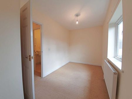 2 bedroom end of terrace house to rent - Photo 3