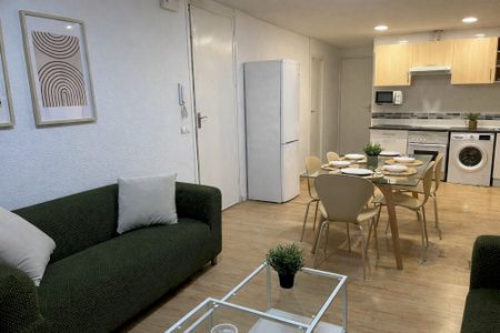 Warm room in Santa Catalina Street - Foto 2