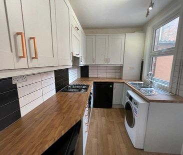 4 bedroom terraced house to rent - Photo 6