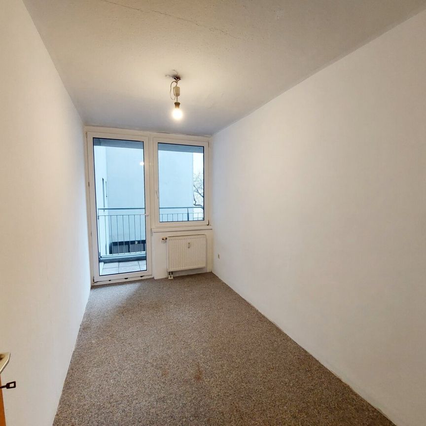 4-Zimmer-Wohnung mit hofseitiger Loggia! - Photo 1