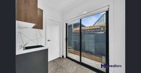 Modern Living in Tarneit - 2 Bed, 2 Bath House with Ensuite - Photo 5