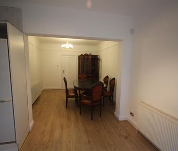 5 bed house to rent in Garratt Road, Edgware, HA8 - Photo 5