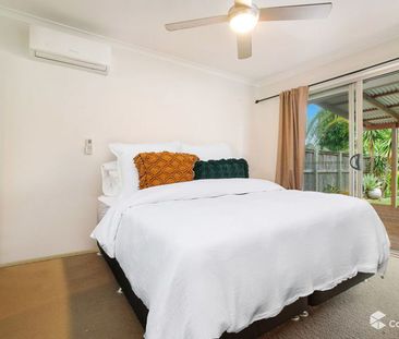 🌴 Seaside Retreat - 3 Bedroom 1 Bathroom House for Rent 500m from t... - Photo 2