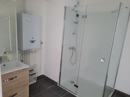 Location Appartement 3 pièces 66m² BAILLEUL 59270 - Photo 3