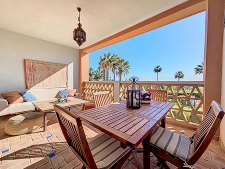 2 bedroom luxury Apartment for rent in Casares, Spain - Photo 3