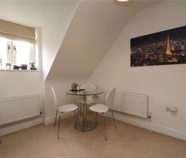 Woking, Surrey, GU22 - Photo 2