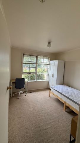 Bundoora - Photo 2