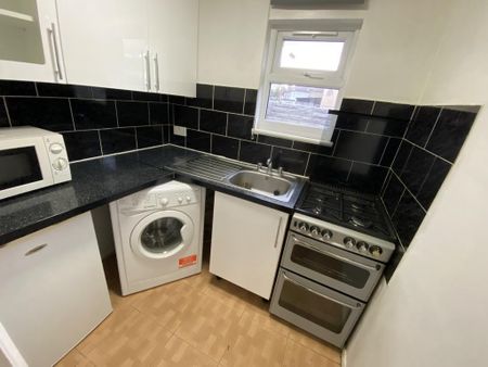 1 bedroom flat to rent - Photo 5