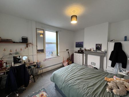 3 bedroom end of terrace house to rent - Photo 5