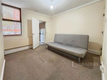 1 bedroom flat to rent - Photo 2