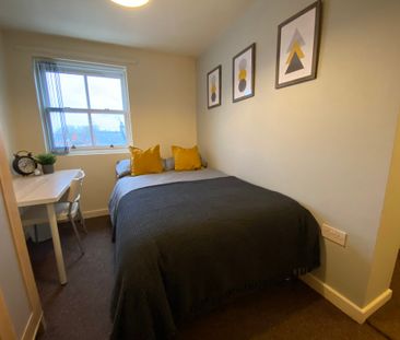 6 Bed Student Accommodation - Photo 5