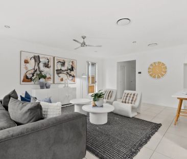 Immaculate Family Home with Ducted Aircon, Solar and Spacious Living ! - Photo 4