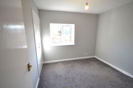 2 bedroom semi-detached house to rent - Photo 2