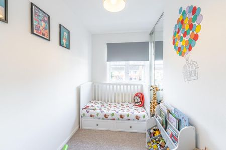 3 bedroom semi-detached house to rent - Photo 5