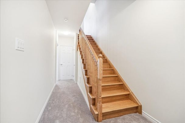 For Lease - 2096 FAIRMONT Common, Burlington, Ontario - Photo 1