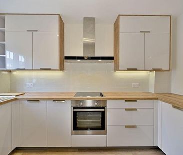 3 bedroom terraced house to rent - Photo 5