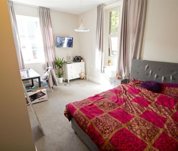 Cliff Road Gardens, Woodhouse, LS6 2EY, Leeds - Photo 2