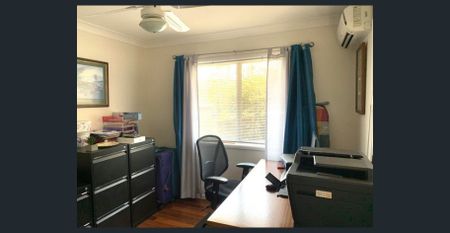 Power, Gas & Water Included. 3 Bedroom Upper Level Duplex. Shared Pool - Photo 3