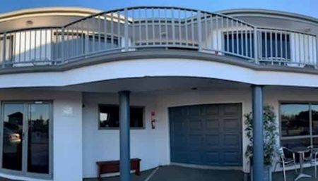 Modern Coastal Living - Photo 4