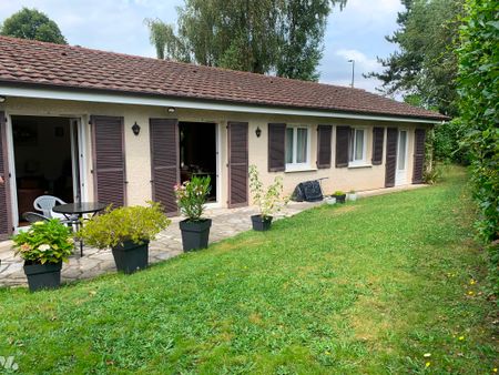 Agréable pavillon de plain pied avec garage accolé sans vis-à-vis - Photo 3