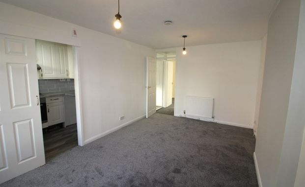 Walesby Court, LS16 - Photo 1