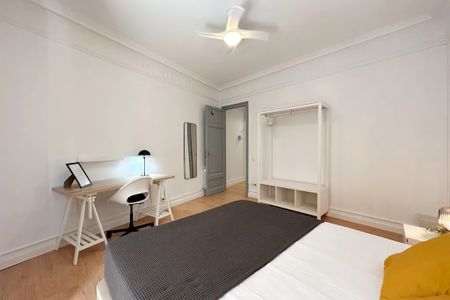 Carrer de Jonqueres, Barcelona, Catalonia 08003 - Photo 3