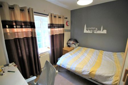 4 bedroom detached house to rent - Photo 5