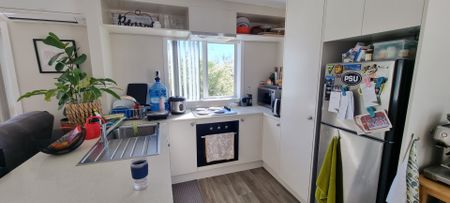 3 bedroom in Totara Vale - Photo 5