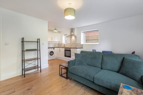 Gladstone Court, Headington - Photo 1