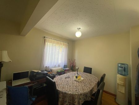 PRICE DROPPED! 3 BDRMS 1 BATH BUNGALOW MAINFLOOR IN GLENDALE - Photo 5