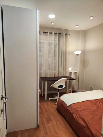 Calle de Bravo Murillo, Madrid, Community of Madrid 28020 - Photo 5