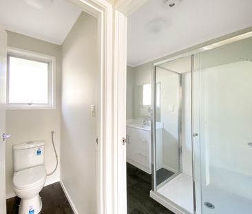 MT ALBERT - 2 bedroom unit with a garage - Photo 4