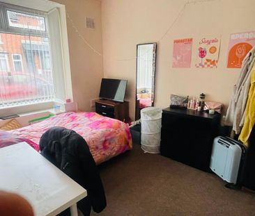 200 Tiverton Road - Photo 1