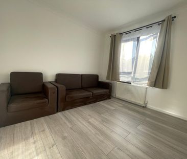 4 Bed Terraced House, Harrier Way, E6 - Photo 1