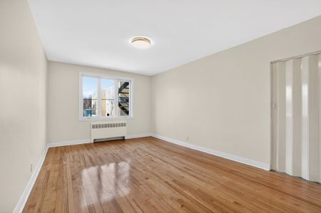 4881 Av. de Kent Montréal (Côte-des-Neiges, QC H3W - Photo 2