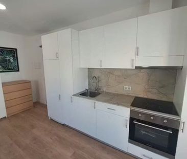 Avenida de Gaspar Aguilar, Valencia, Valencian Community 46017 - Photo 3